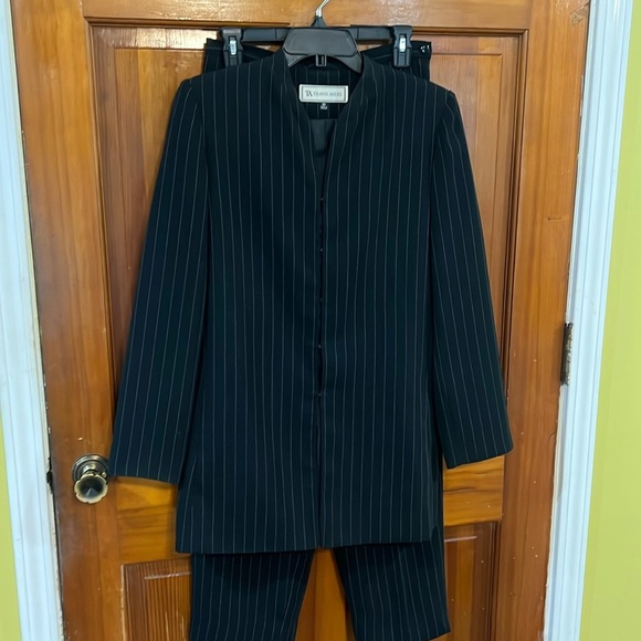 Black and white pin stripe suit Jacket and pants Size 10 by Travis Ayers - Picture 1 of 15